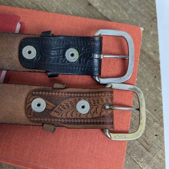 Embossed Leather Belt bundle Brown and black leather silver buckle - 33-36 - Picture 4 of 7